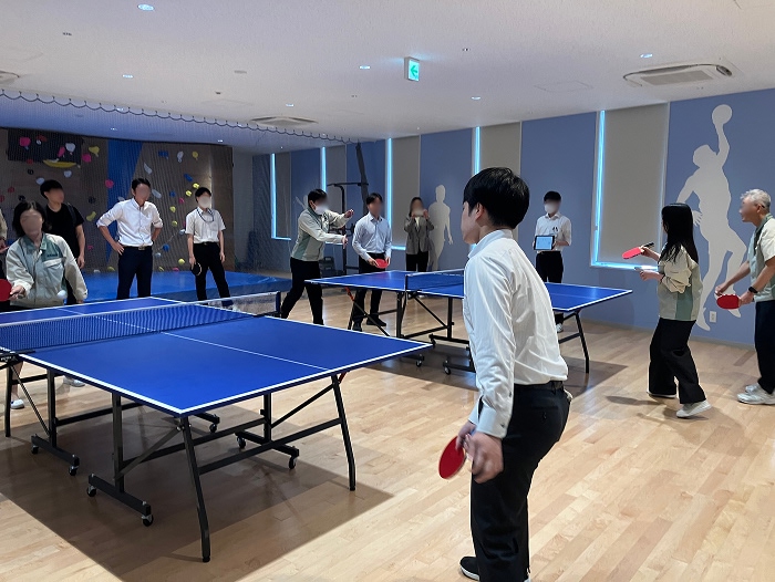 部署対抗 卓球大会の様子