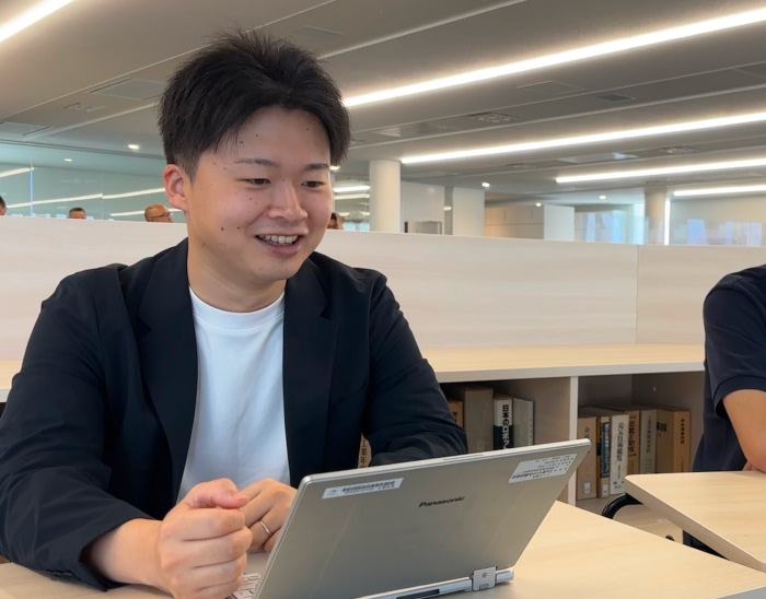 社員インタビュー①岡部さん（品質保証部）